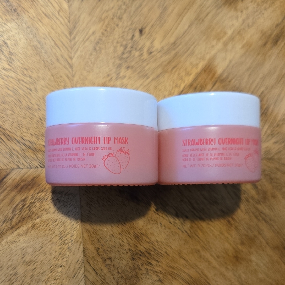 W7 Strawberry Overnight Lip Mask Duo
